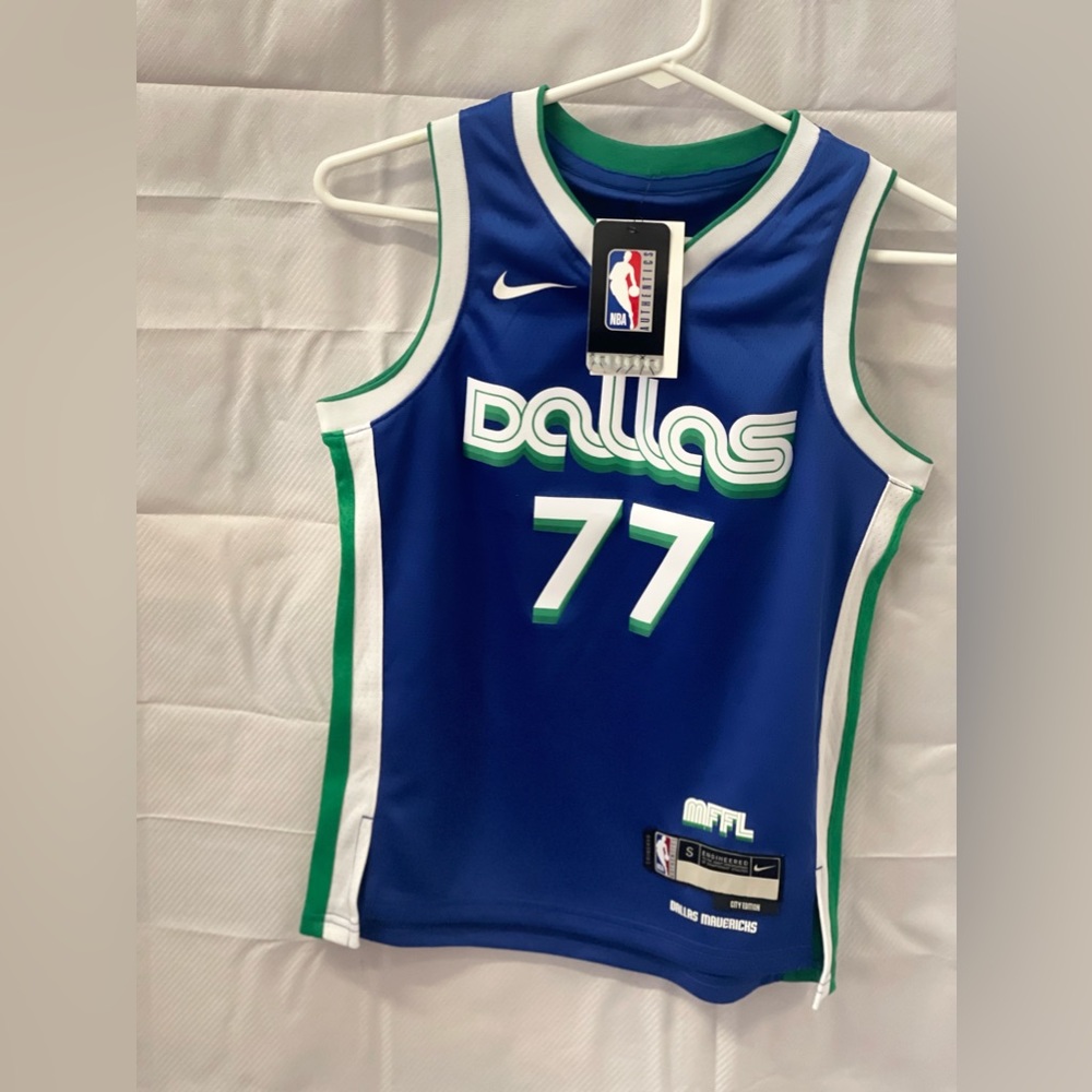 Luca Doncic Youth S Size 8 Dallas Mavericks NBA Jersey